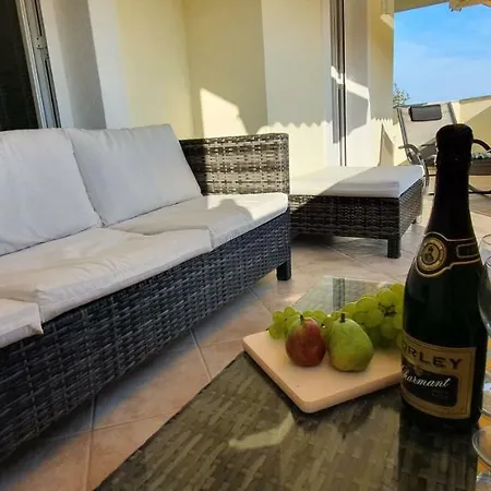 Sunny Estate זאטון