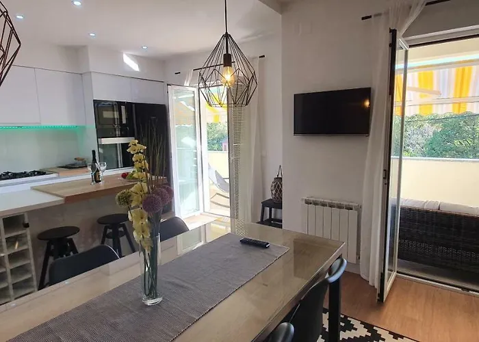 Sunny Estate زاتون